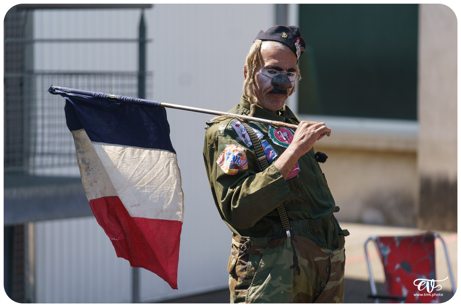 EN ATTENDANT LE 3ÈME TYPE (THÉÂTRE DE CANIVEAU)